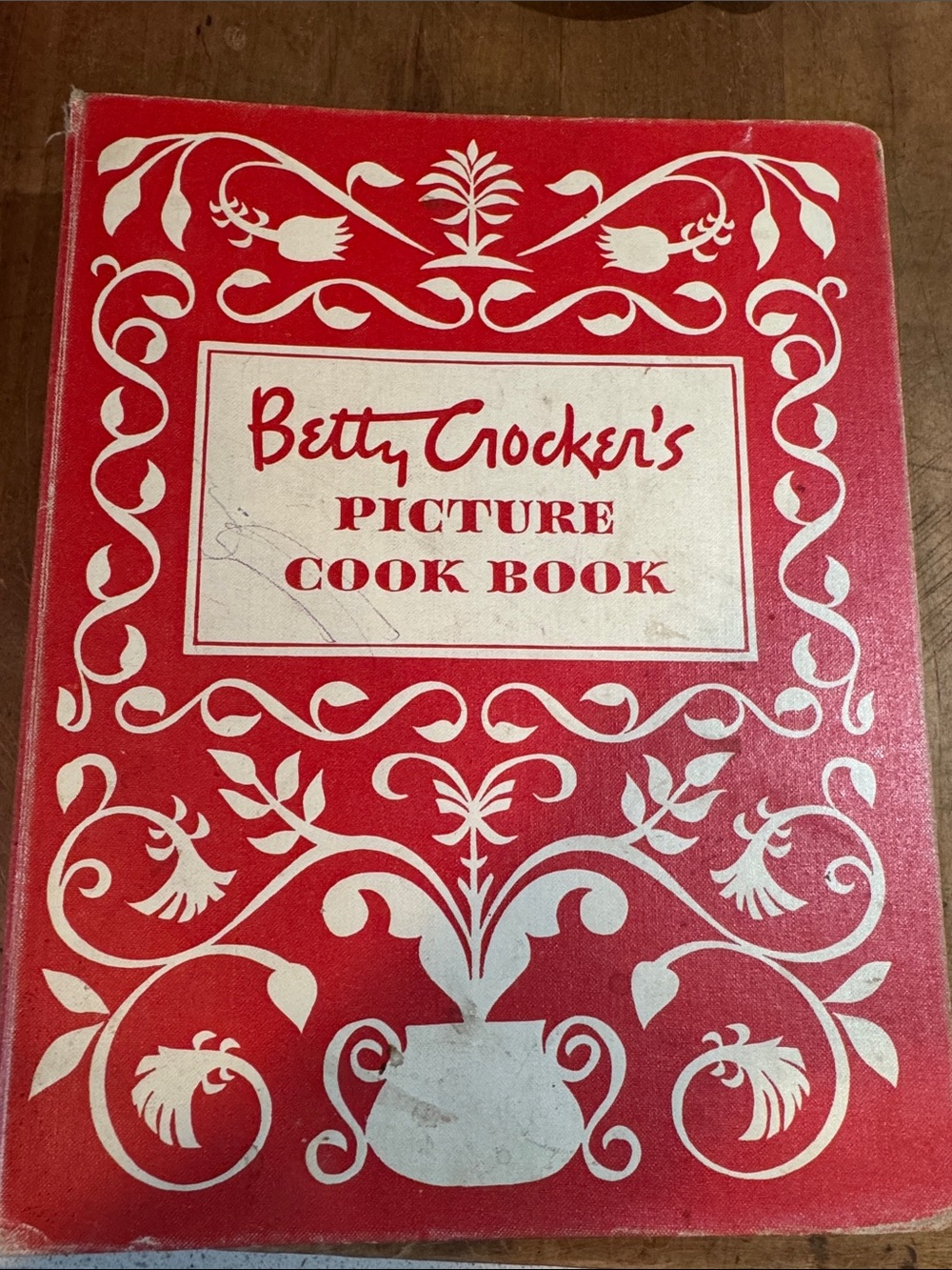 Vintage Betty Crocker Red and White Picture Cook Book